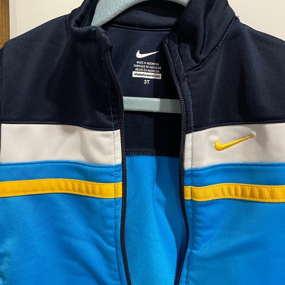 Nike Jacket - Picture 2 of 3